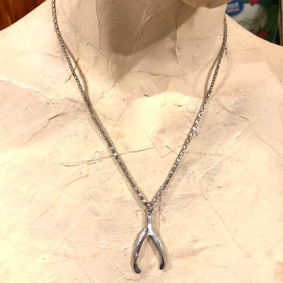 3/$32 VTG 90s Unisex Silver Tone 1.5" L Wishbone Pendant on 18" Necklace Chain - Picture 2 of 12